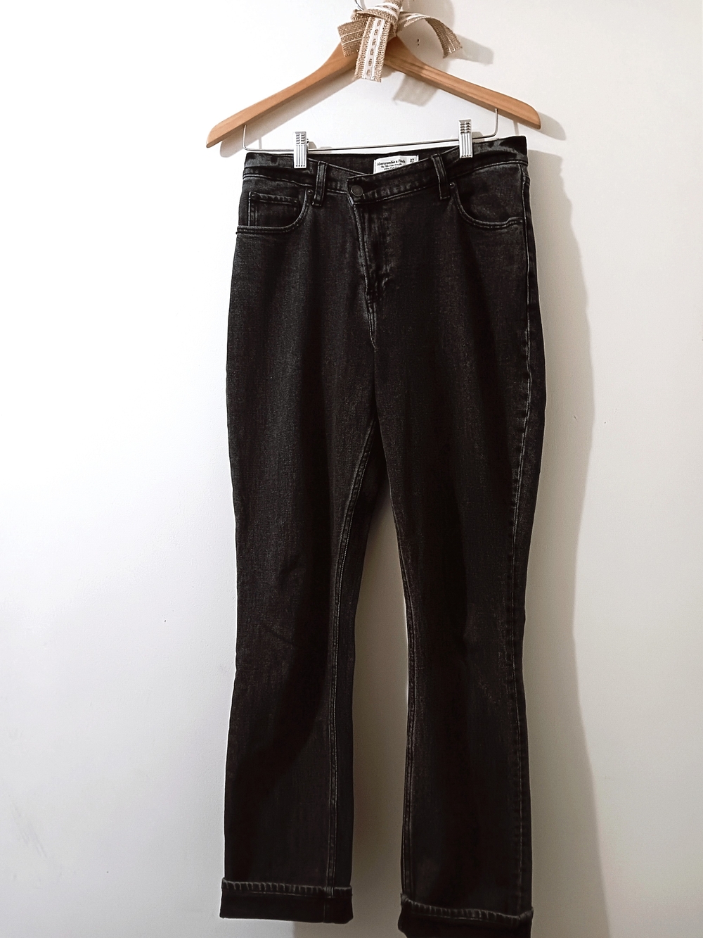 Abercrombie & Fitch 90s Slim Straight Ultra High Rise Vintage Black Jeans 27 | 4